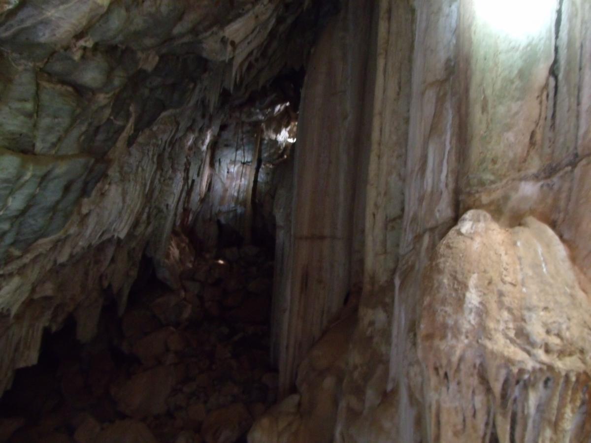 Cidade goiana é um paraíso com mais de 50 cavernas e grutas pertinho de Goiânia